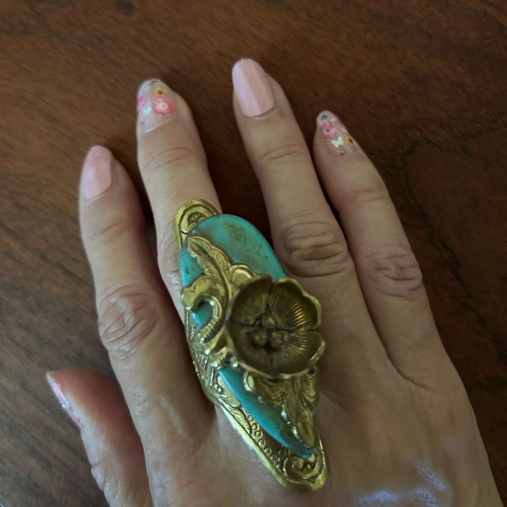 Large Handcrafted Brass and Turquoise ring - Picture 6 of 9